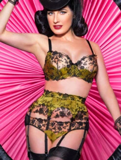 Dita Von Teese Victresse Garter Belt -Elomi Underwear Shop DitaVonTeeseVictresseFullSetFrontLifestyleEdited 4e92ee85 8772 41ef 82cc b250d902c272
