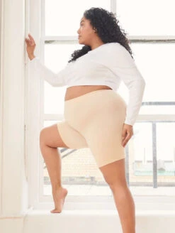 Thigh Society Regular Rise 7" Cooling Short -Elomi Underwear Shop ThighSocietyCoolingShorts7InchBeigeTHCO RInAction