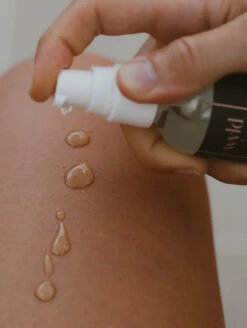 Wyld Skinny Dipping Sex Gel -Elomi Underwear Shop WyldSkinnyDippingSexGelDropletDemo