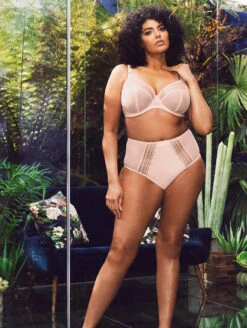 Elomi Matilda Full Brief -Elomi Underwear Shop EL8900ElomiMatildaPlungeBraEL8906ElomiMatildaFullBriefPeralBlushFrontLifestyleEdit