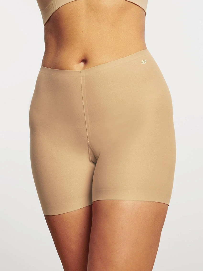 Evelyn & Bobbie Longline Short 3 Evelyn & Bobbie Longline Short