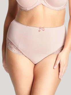 Sculptresse Sasha Brief